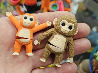 monkey punch y su amigo peluchee