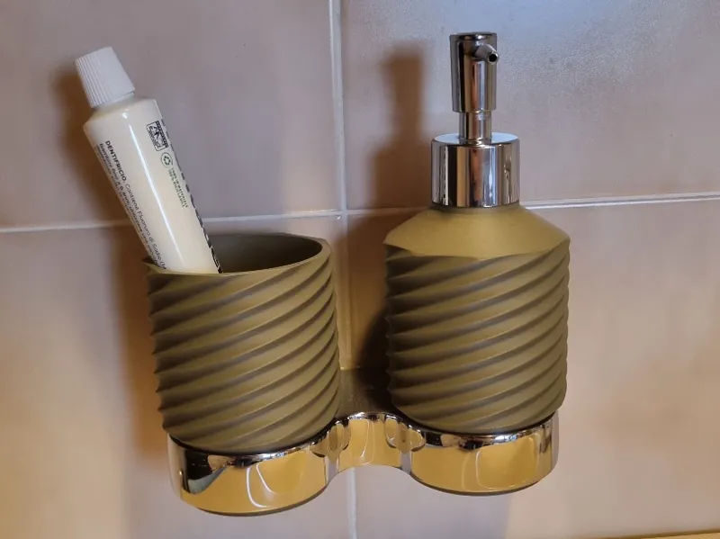Soapdispenser and Cup