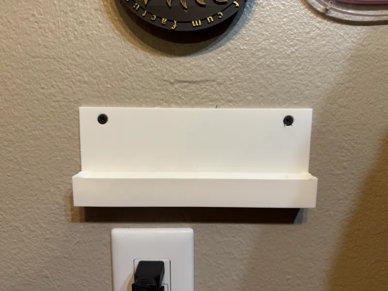 iPhone 16 Pro Max wall mount
