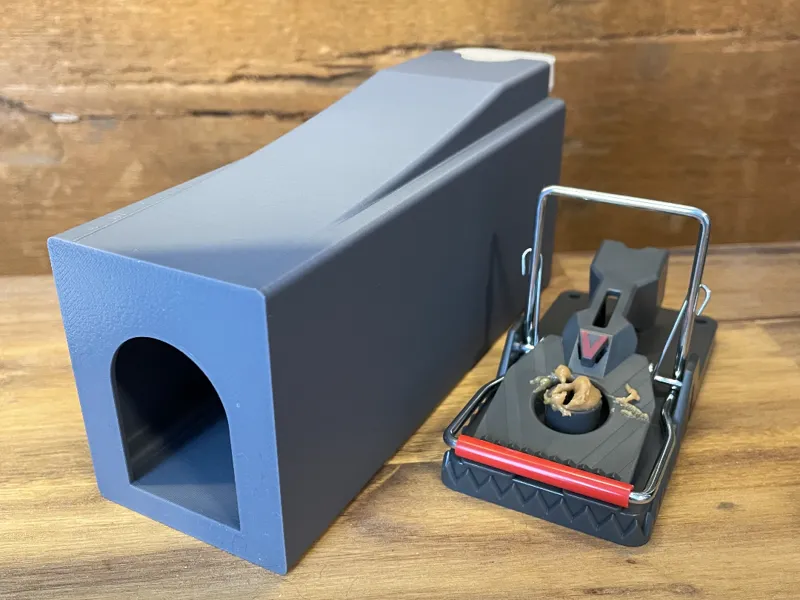 Smart mouse trap cover