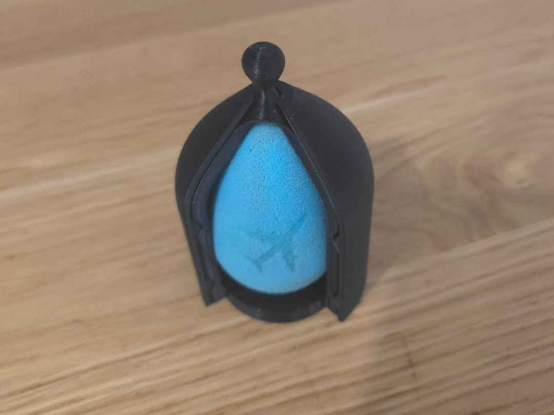 Makeup egg sponge case (BeautyBlender)