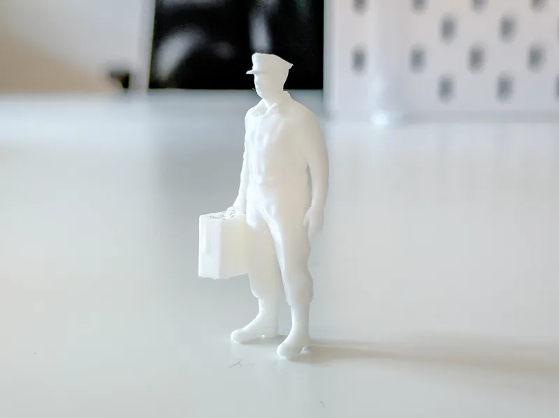 Miniature Man/Worker for your Diorama