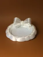 奶油风圣诞蝴蝶结花环开放首饰盘110X110X33mm