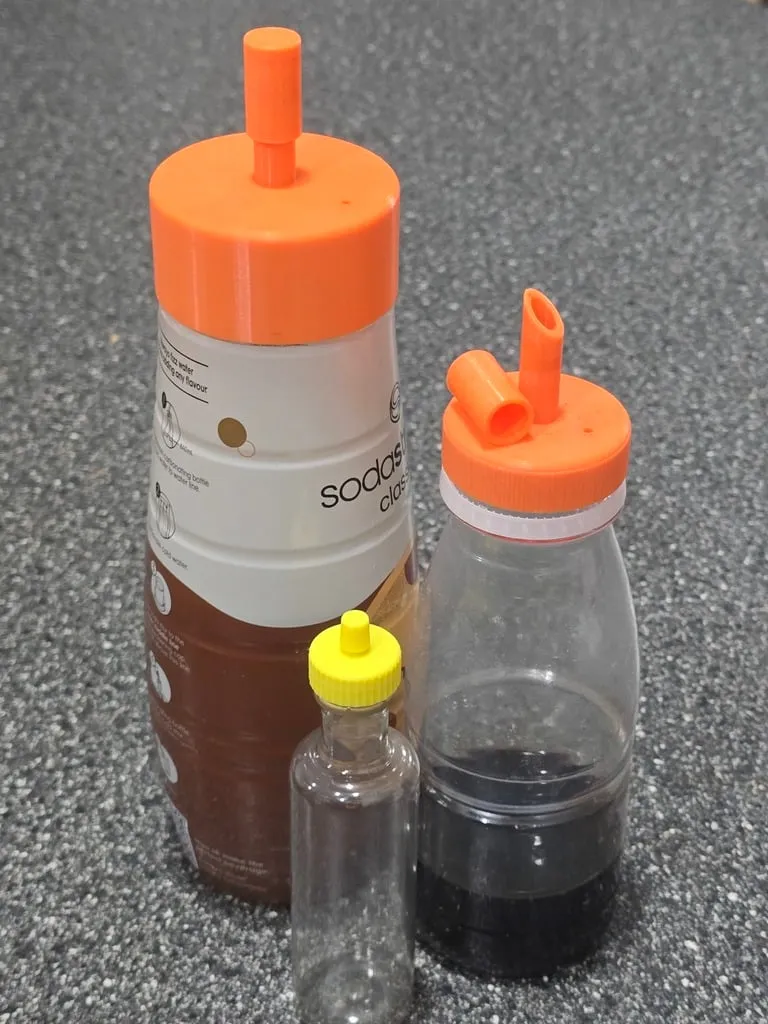 Parametric Bottle Cap with Customisable Pourer