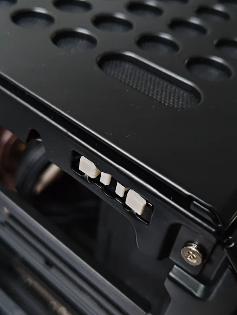QUBE 500 - Panels clips replacement - unofficial for Cooler Master