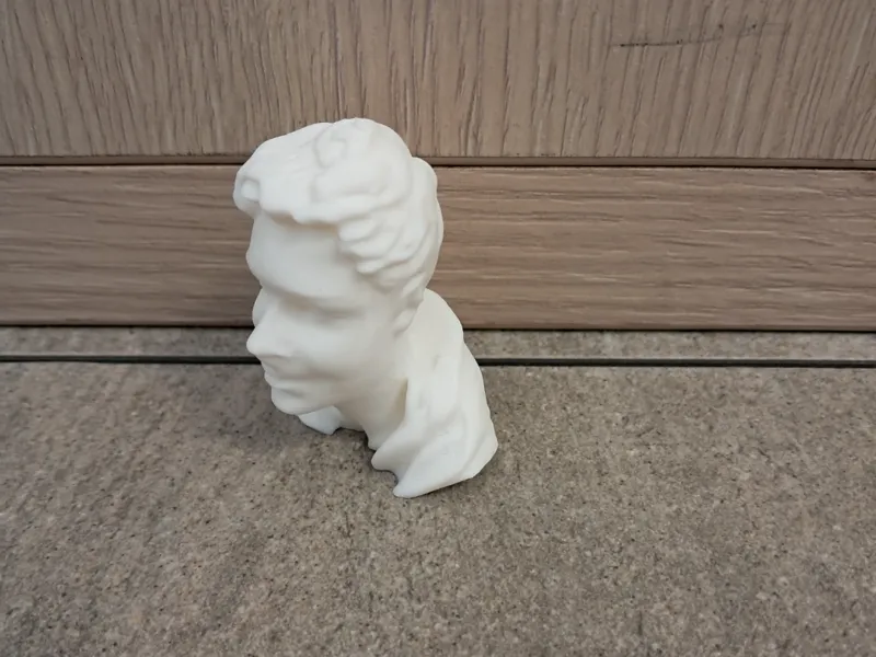 mini statua