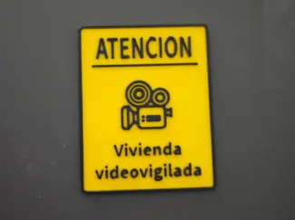 cartel casa videovigilada