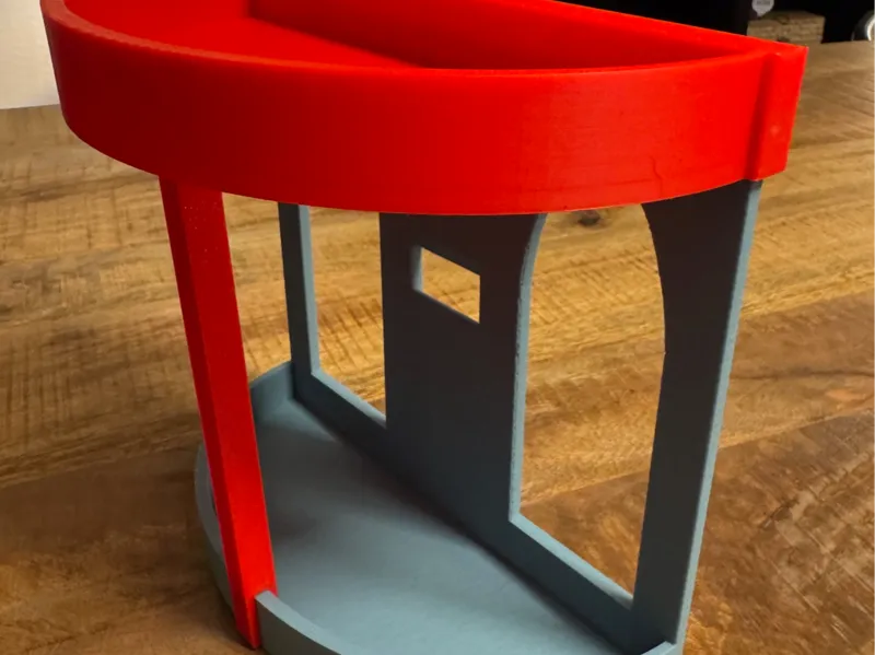 Bird feeder and bath for the balcony – adjustable