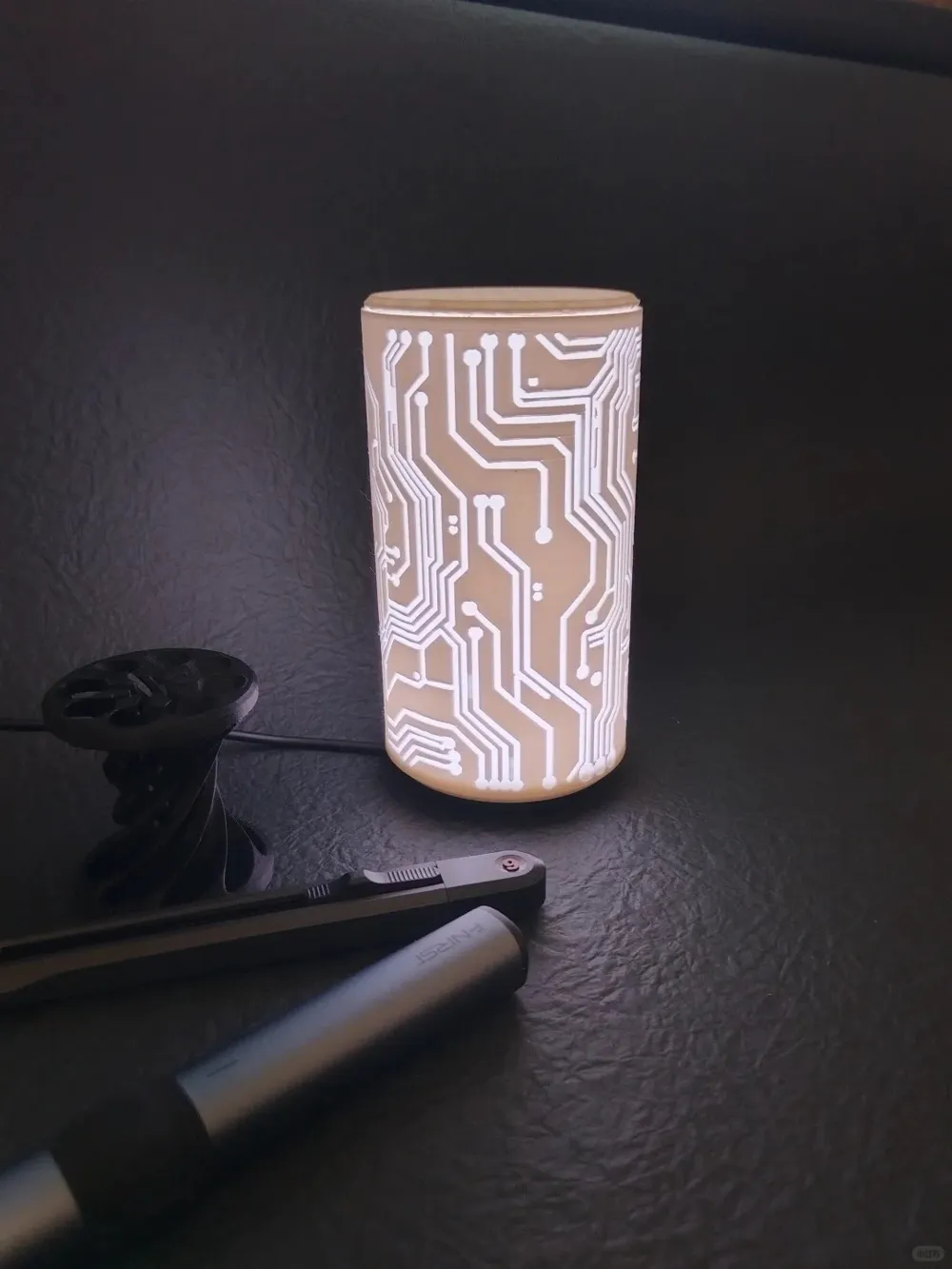 Lámpara RGB con patrón de circuito cibernético - Modelo de impresión 3D ...
