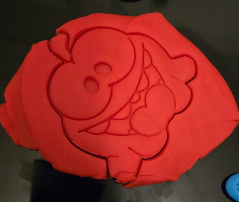 Om Nom cookie cutter / playdoo mold
