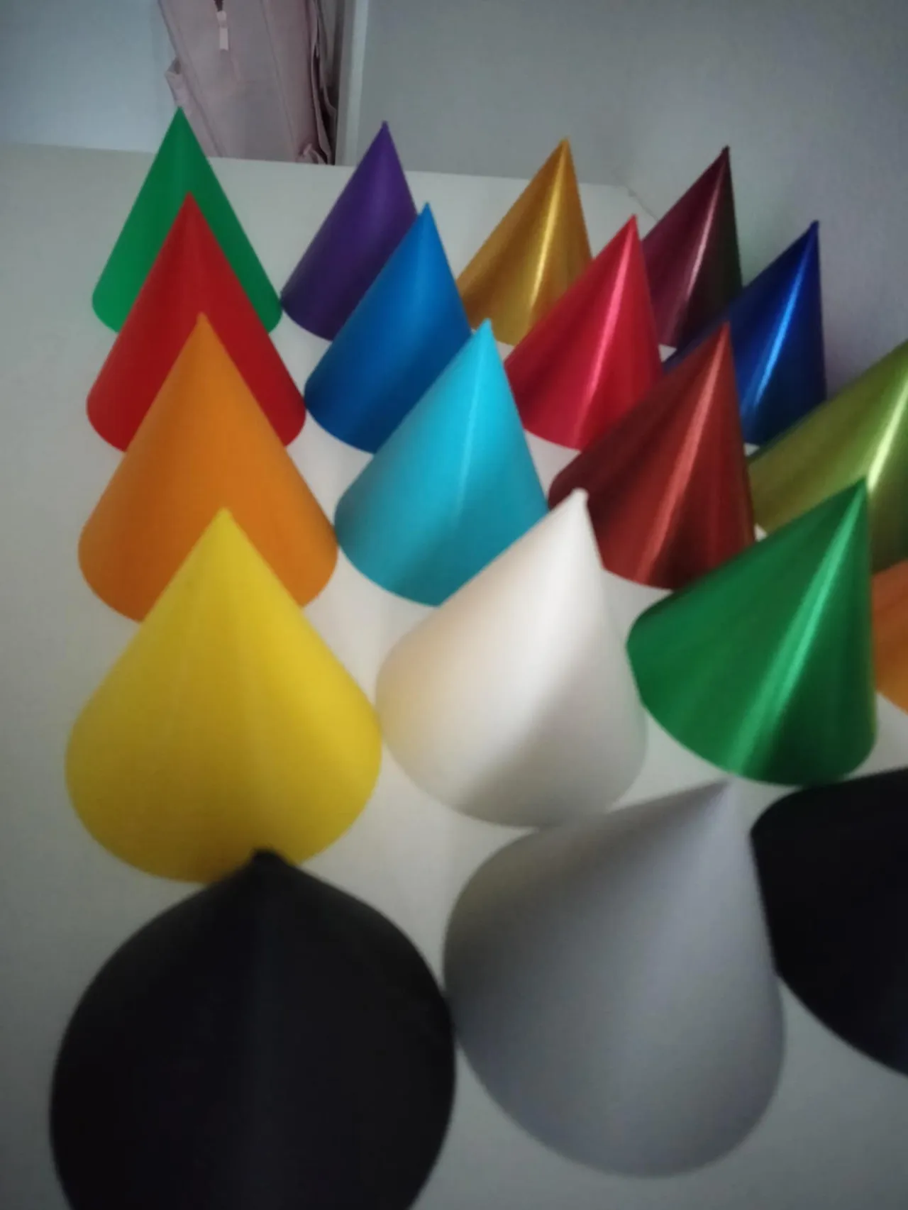 piramide cone for color display view 4