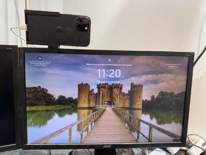 Iphone as webcam holder (iPhone 15)