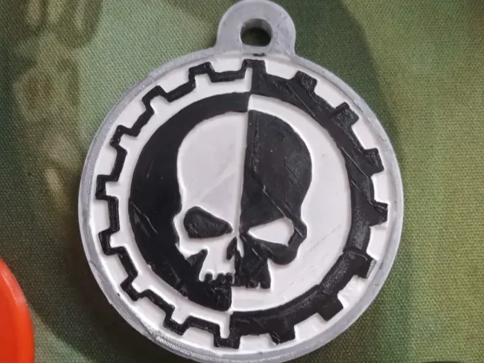 WH40K - Mechanicus keychain