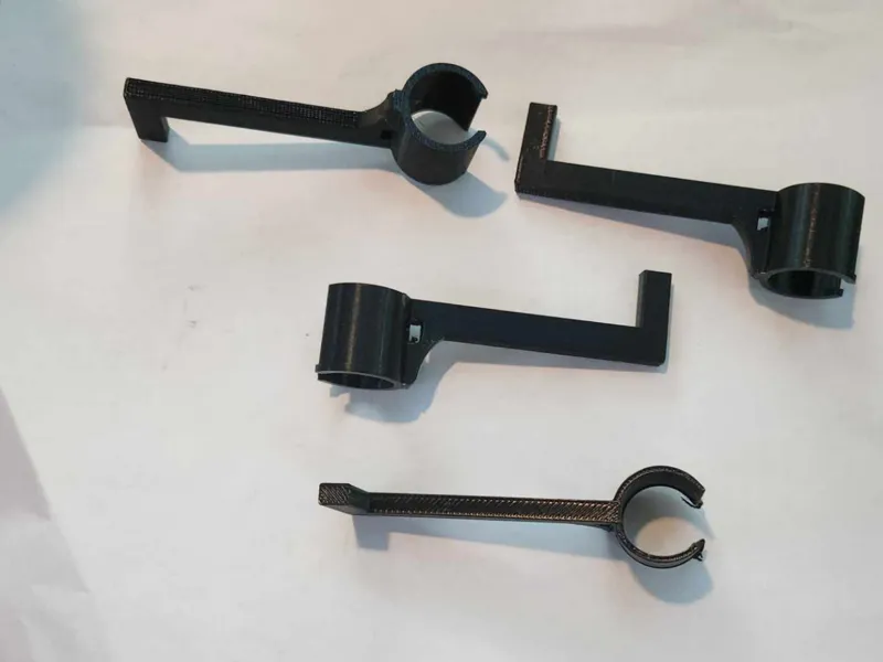 Wire shelf pipe leg headphone/cable hook