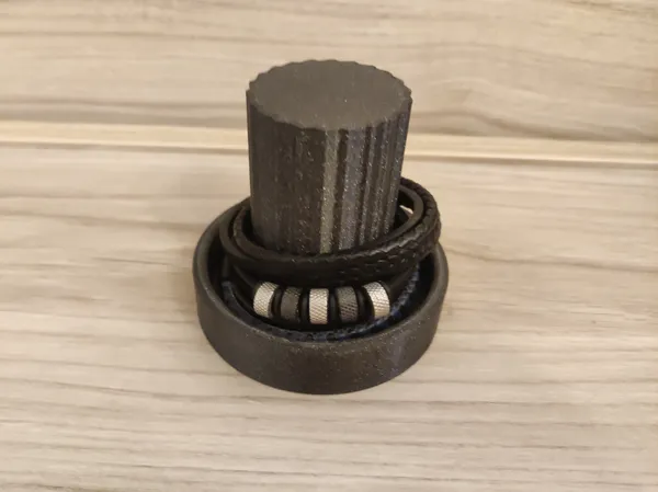 Support vertical pour bracelets