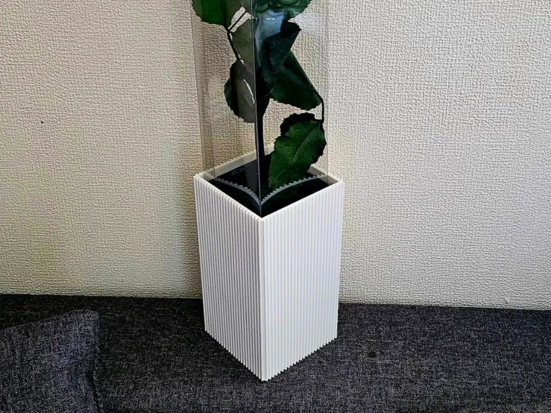 Quadratische Vase für Infinity Rose
