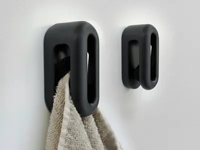 SELF-LOCKING COAT HANGER