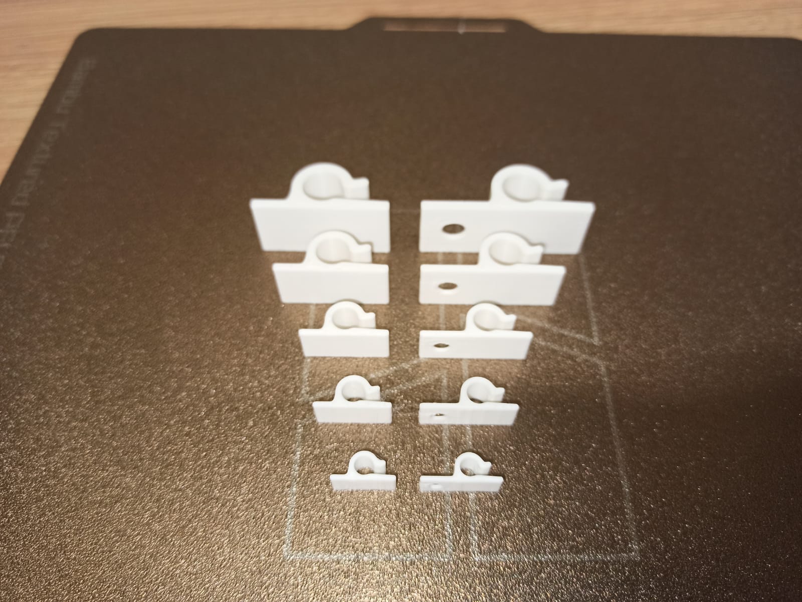 Miniatura 2 do modelo 3D Strong cable clips