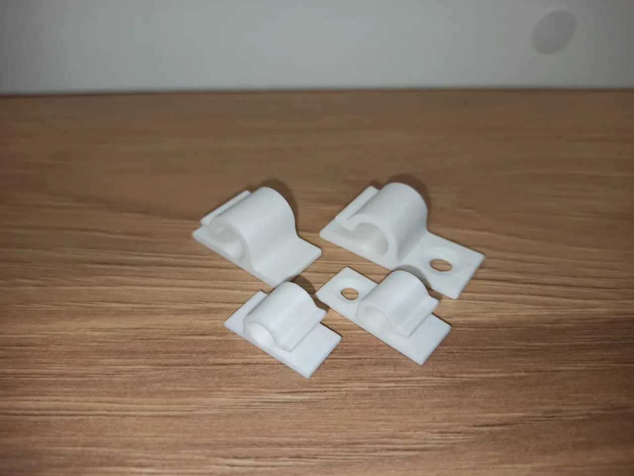 Strong cable clips view 4