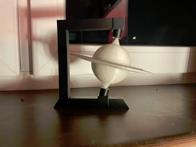Spinning Saturn Globe
