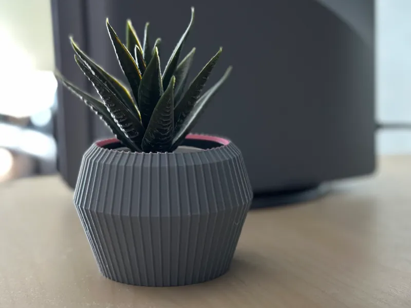 Modern vase Danhel Collection