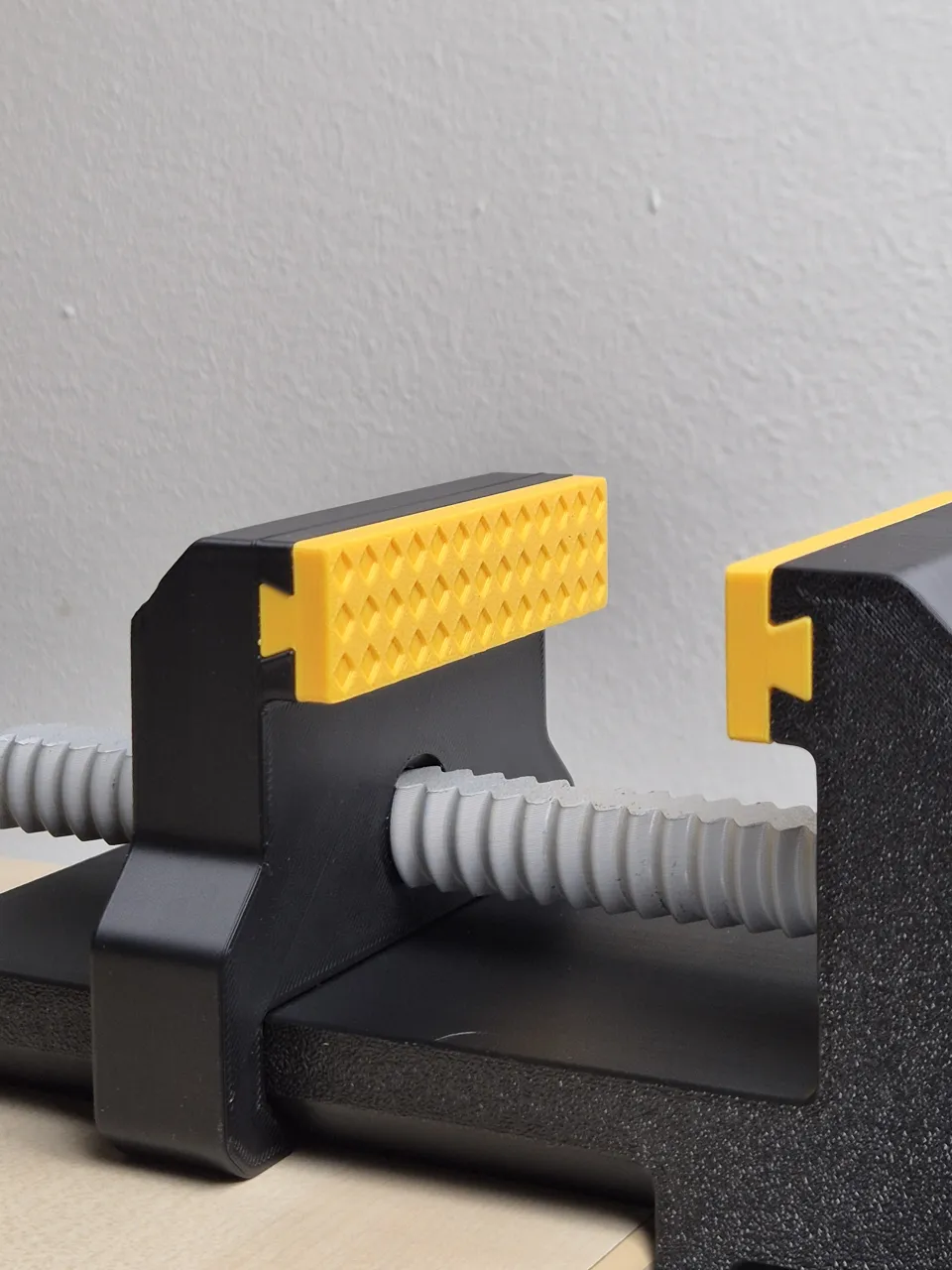 100% 3D-Printed Bench Vise view 3