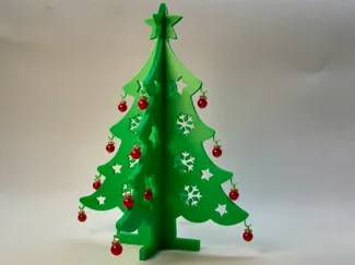 Weihnachtsbaum mit Kugel