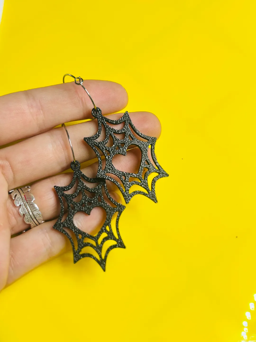Pendientes telaraña corazon view 4