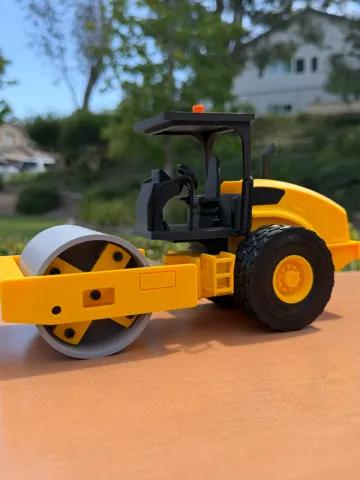 Letrero o emblema decorativo: CAT CS56B Road Roller Construction Vehicle — vista de referencia 2