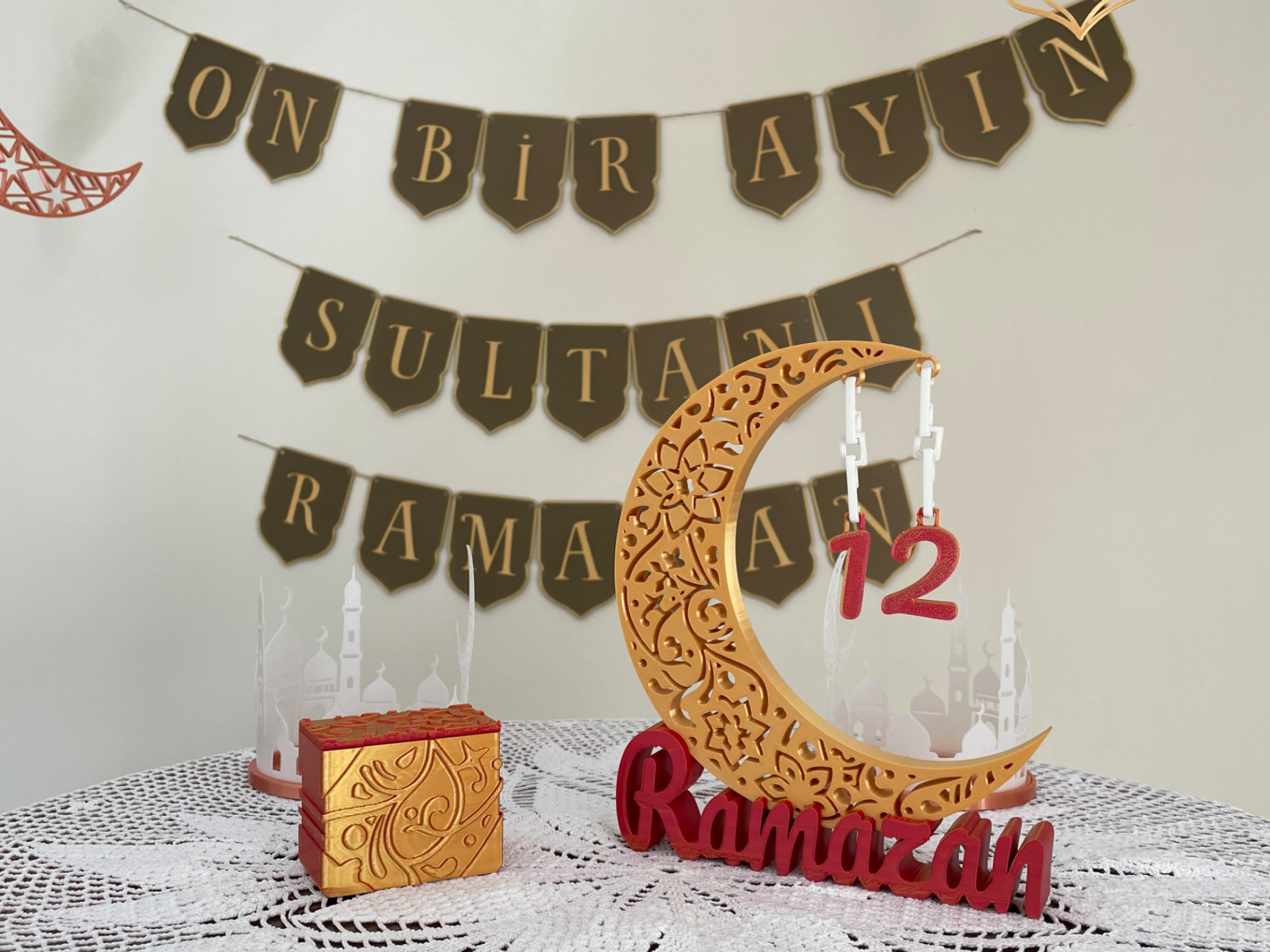 Crescent Countdown Calendar – Islamic Decor