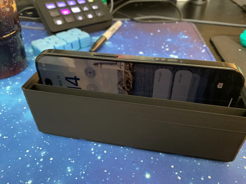 1x4 Gridfinity Phone Storage