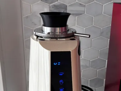Single Dose Hopper with Lid