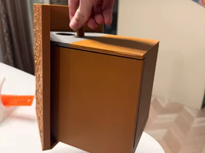 Bird house with magnets 