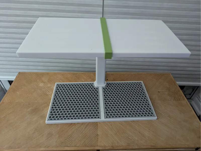 Light plant stand with humidity/drip tray 