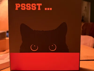 Peeking Cat Lightbox