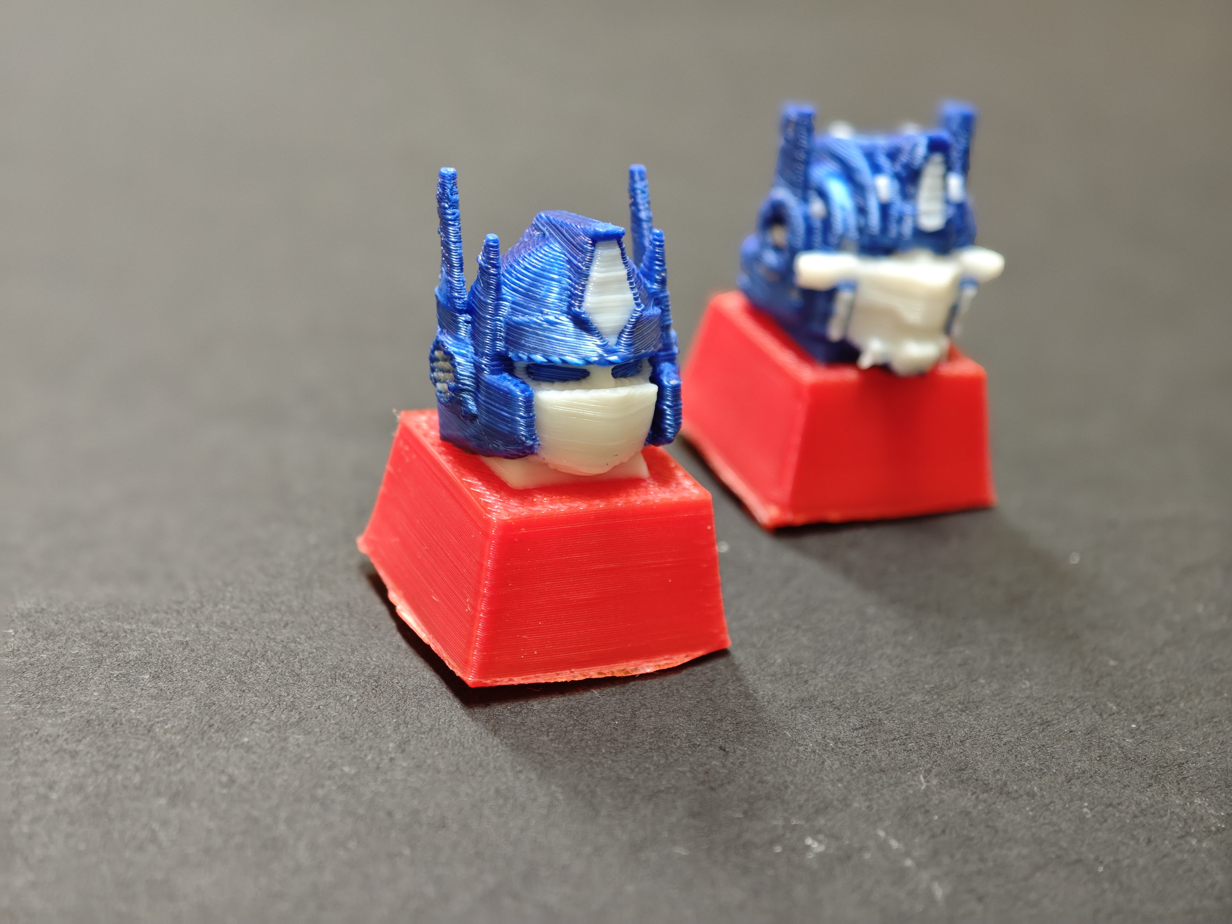 Miniatura 2 do modelo 3D 擎天柱 键帽 【多色打印】【Q版】【复杂版】