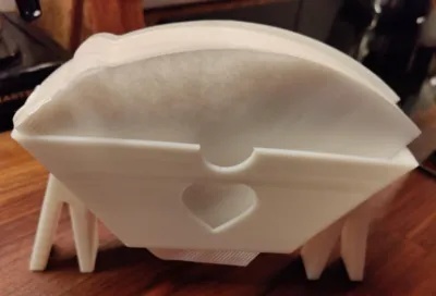 Coffee filter holder with a heart