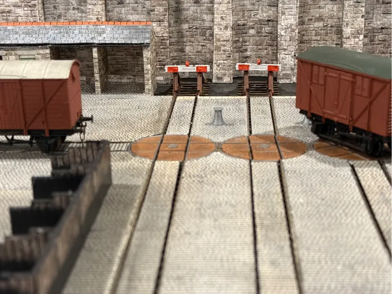 OO Scale Wagon Turntable - Peco Code 75