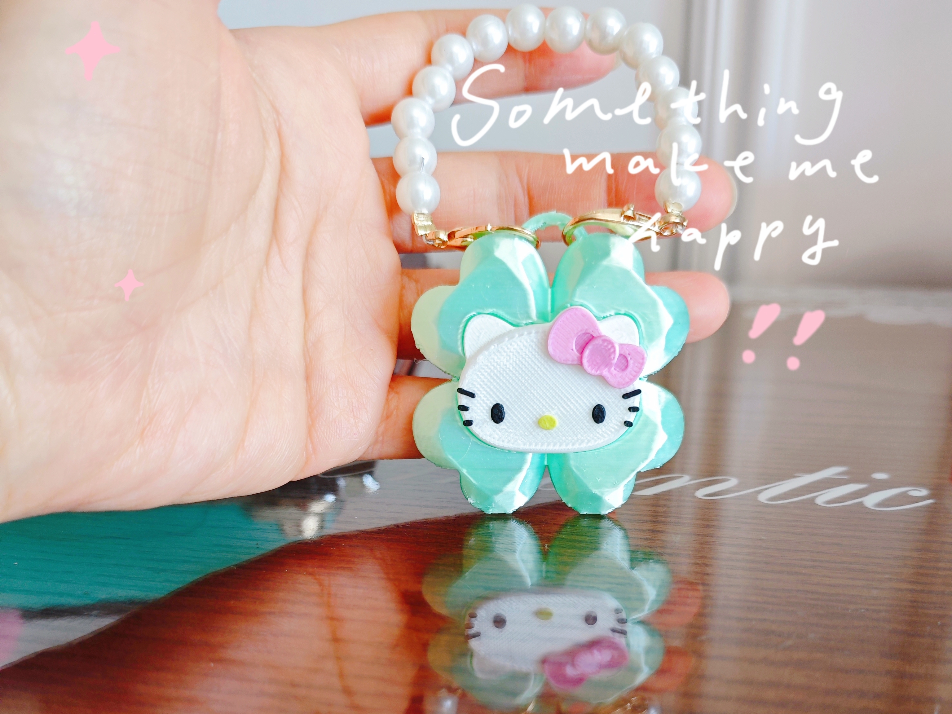 Miniatura 1 do modelo 3D Hello Kitty四叶草KT项链 凯蒂猫项链坠 可爱挂件 可爱饰品 卡通钥匙链 钥匙扣