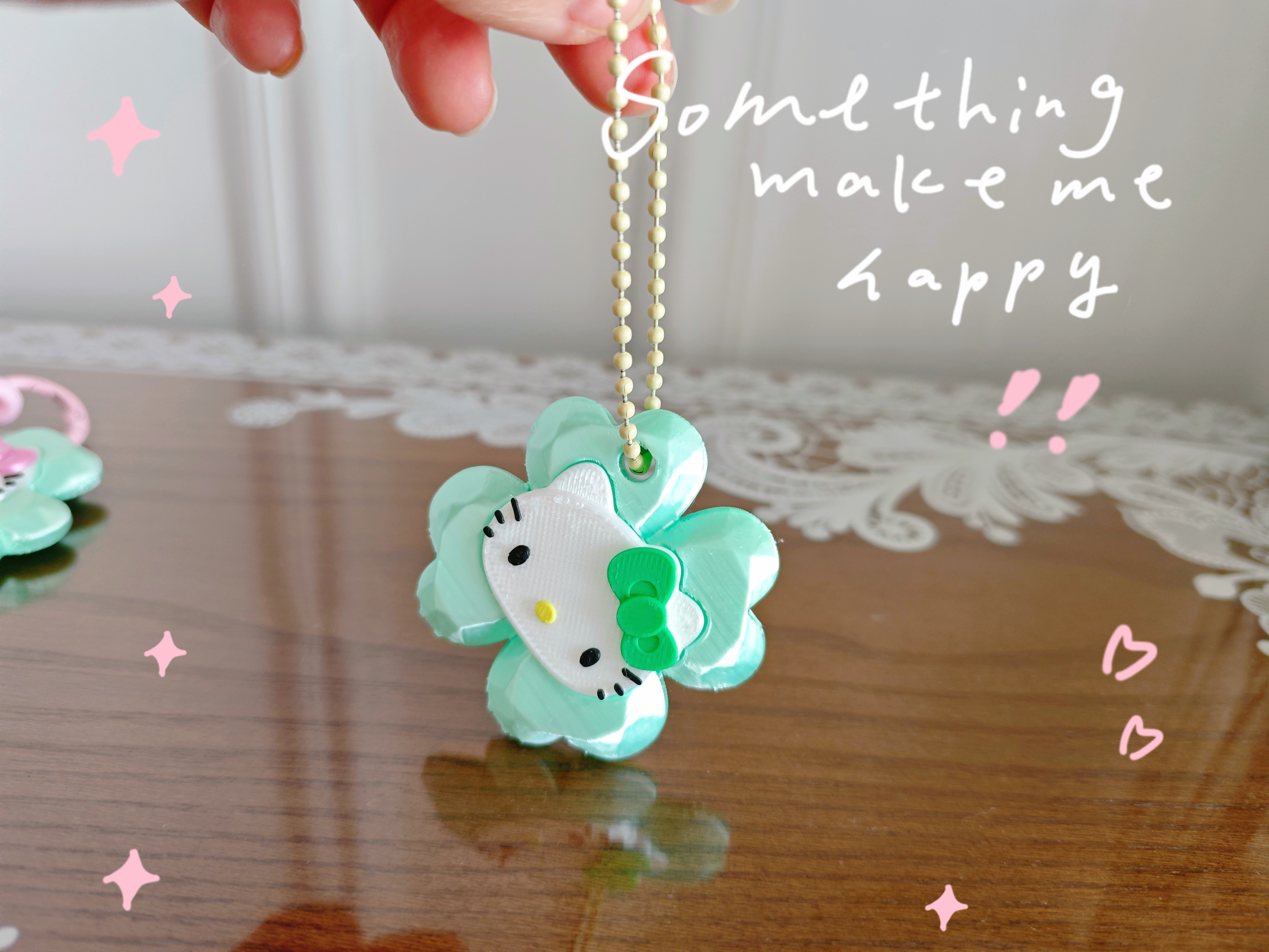 Miniatura 2 do modelo 3D Hello Kitty四叶草KT项链 凯蒂猫项链坠 可爱挂件 可爱饰品 卡通钥匙链 钥匙扣