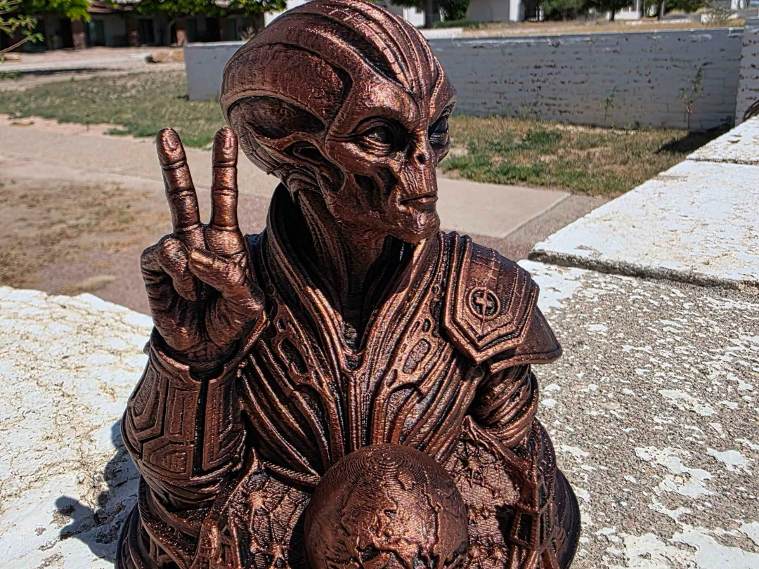 Alien Come in Peace Statue