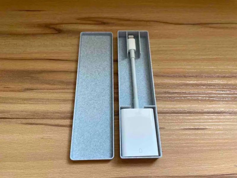 Apple SD Card Camera Reader Case