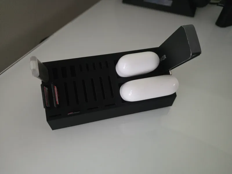 Memory Card & Accessory Dock
