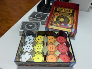 The Gang Insert - 9 Chips + Sleeved Cards