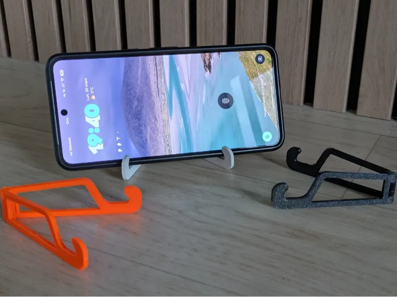 Foldable phone stand 