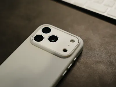 iPhone 17 Pro Plateau Cover