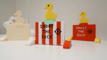 Letrero o emblema decorativo: Shoot the Duck! – Carnival Nerf Target Game — vista de referencia 4