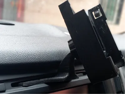 TELEPHON HOLDER - FOR MACHINES WITH CD READER