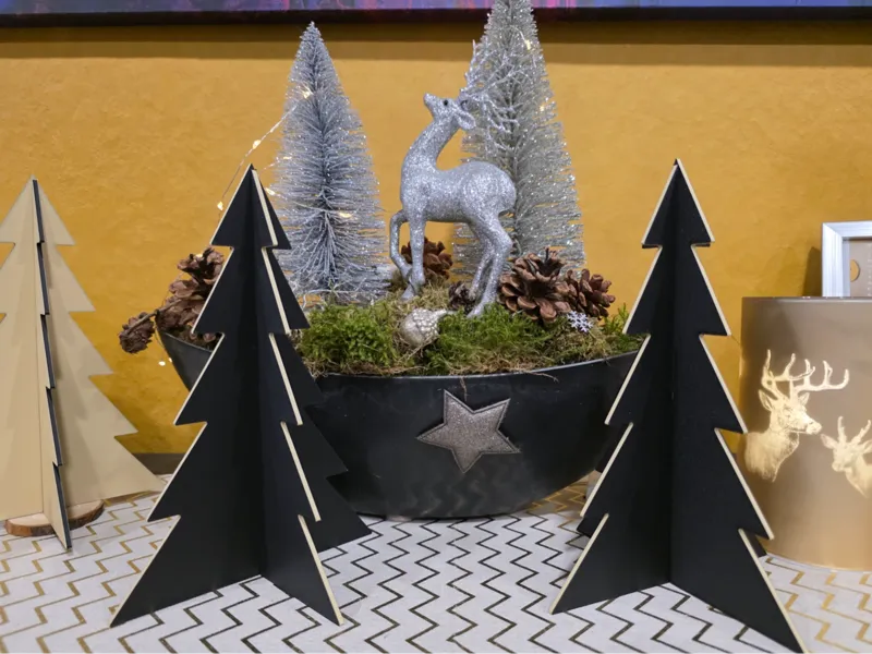 Minimalist Christmas Tree – Modern Decoration
