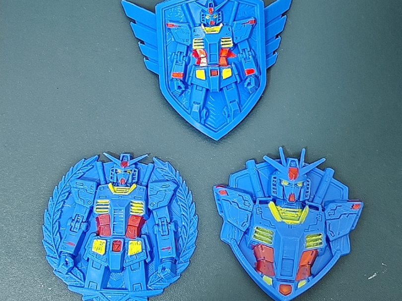 Miniatura 1 do modelo 3D 高达3D徽章，浮雕立体，圆形麦穗，菱形盾牌，圆弧翅膀三款